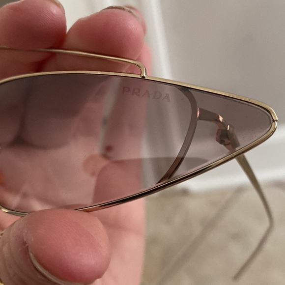 SOLD!! Prada sunglasses - Picture 3 of 4